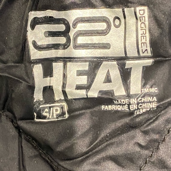 32 degree heat black puffer jackets. Womens size small - Picture 5 of 6